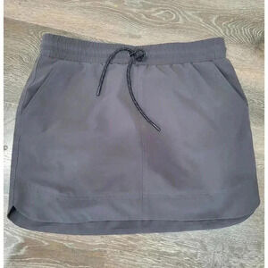 Hi-Tec Womens Gray Skirt with built-in‎ shorts size medium